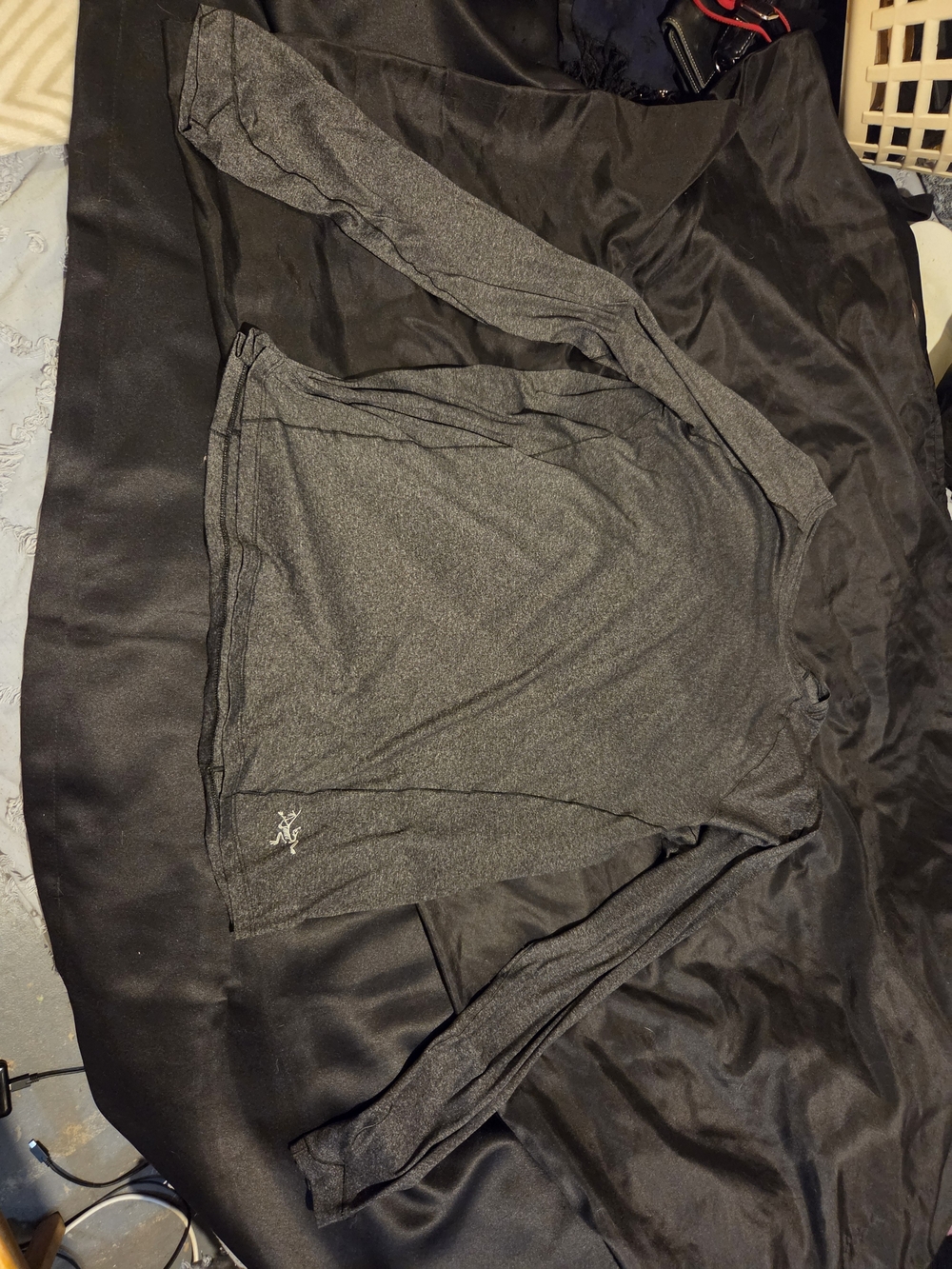 Arc'teryx Women's Heather Charcoal Long Sleeve Top